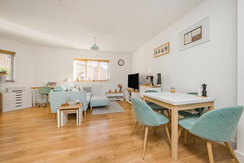 1 bedroom ground floor flat for sale, Stone Well Road, Staines-Upon-Thames TW19