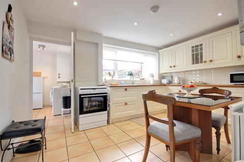2 Burgate, North Newbald, York, YO43 4SG