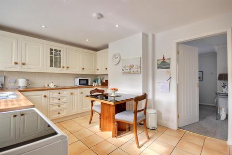 2 Burgate, North Newbald, York, YO43 4SG