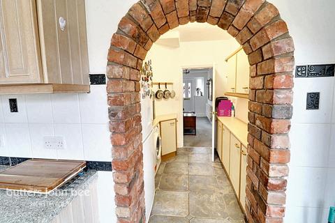 4 bedroom semi-detached house for sale, Carlton Road, Northwich