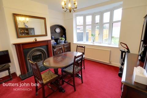 4 bedroom semi-detached house for sale, Carlton Road, Northwich