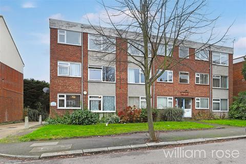 2 bedroom apartment for sale, Chingford Avenue, London E4