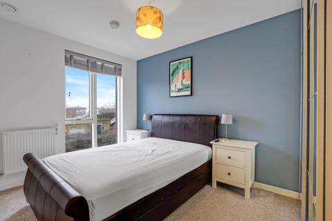 2 bedroom flat for sale, Grosvenor Court, Adenmore Road, London