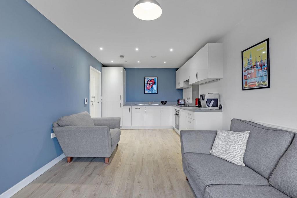 05-edc5 JHProp World - 15 Grosnevor Court - 13-mediu