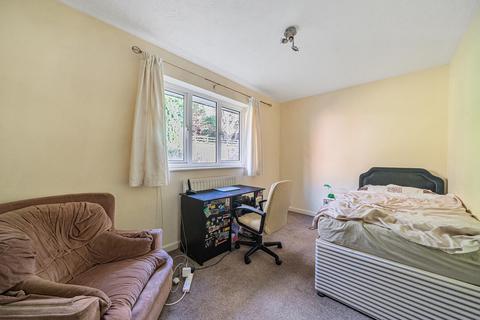 8 Roedeer Copse, Haslemere, GU27 1RF