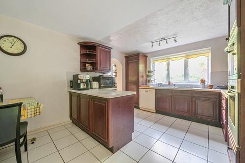 8 Roedeer Copse, Haslemere, GU27 1RF