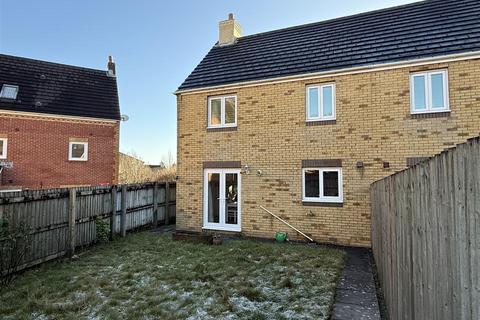 3 bedroom semi-detached house to rent, Parc Bronhaul, Bridgend CF31