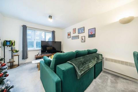 2 bedroom flat for sale, St. Benedicts Close, London SW17