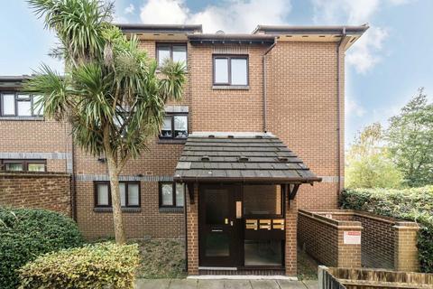 2 bedroom flat for sale, St. Benedicts Close, London SW17