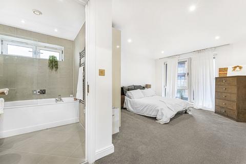 2 bedroom apartment for sale, Glasshouse Yard, London, EC1A