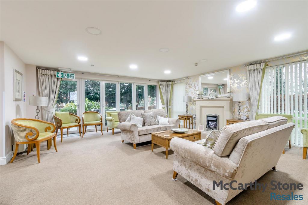 8676949-interior01.jpg