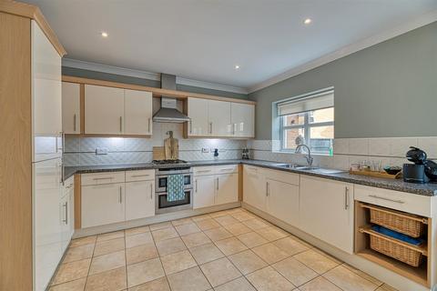 5 bedroom detached house for sale, Montgomery Close, Great Sankey, Warrington