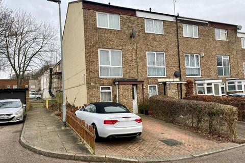 4 bedroom end of terrace house for sale, Tyes Court, Lings, Northampton, NN3 8LP