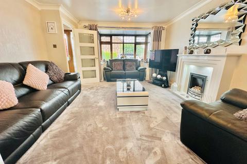 4 bedroom detached house for sale, Stratford Close, Dudley DY1