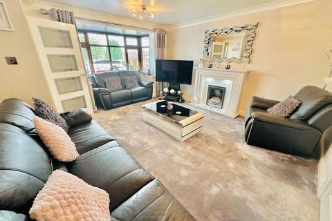 4 bedroom detached house for sale, Stratford Close, Dudley DY1