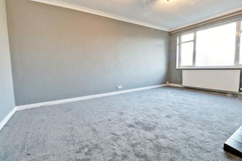 2 bedroom maisonette to rent, Farnborough Common, Orpington BR6