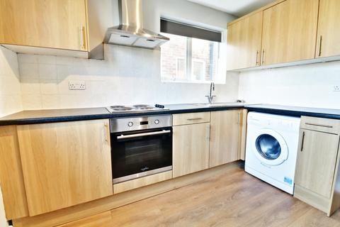 2 bedroom maisonette to rent, Farnborough Common, Orpington BR6