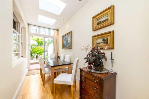 3 bedroom flat for sale, St. Georges Square, London SW1V