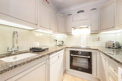 3 bedroom flat for sale, St. Georges Square, London SW1V