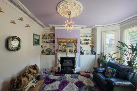 53 Vernham Road, London, SE18 3EY
