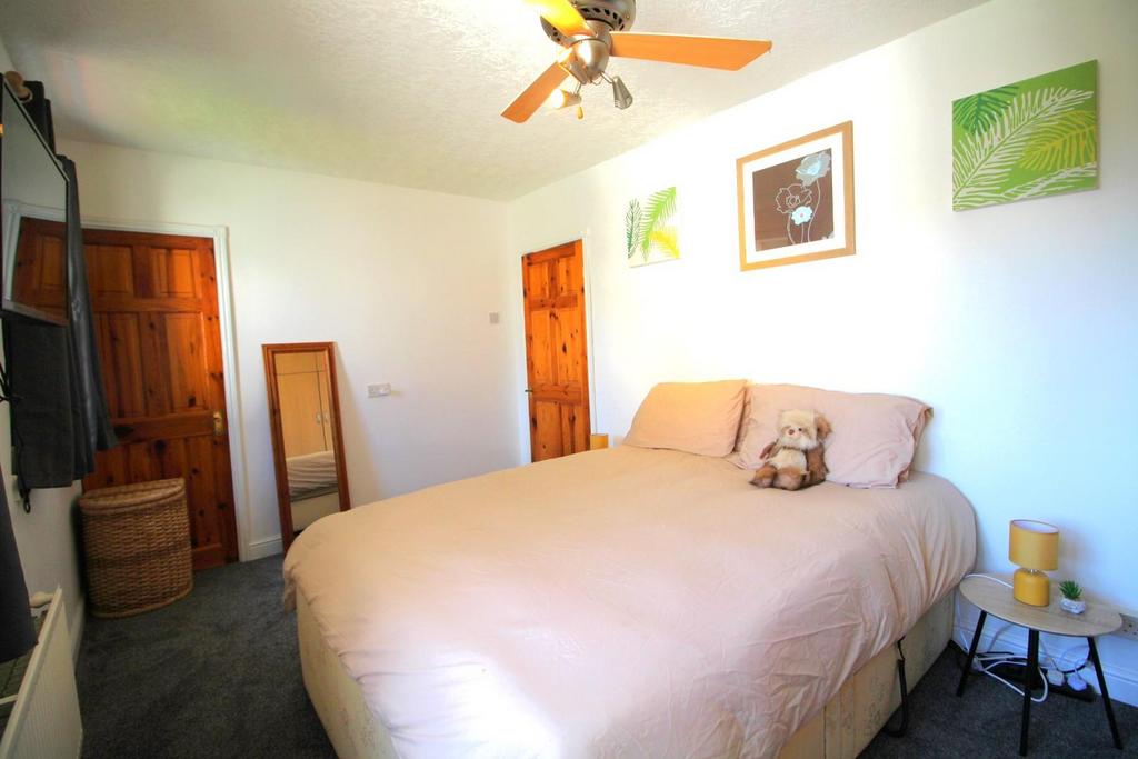 Master bedroom.JPG