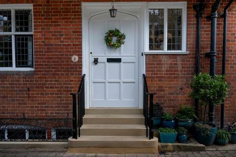 6 bedroom terraced house for sale, Portsmouth Road, Guildford