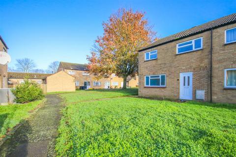 3 bedroom semi-detached house to rent, West Drive Gardens, Soham CB7