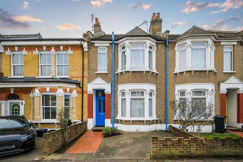 3 bedroom terraced house for sale, Gordon Road, Wanstead