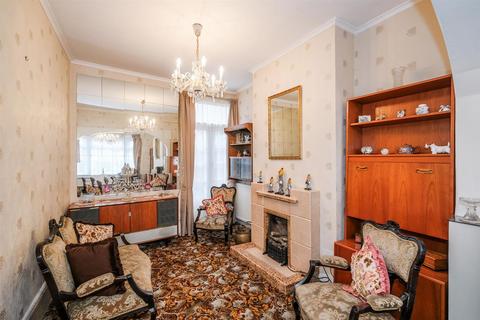 3 bedroom terraced house for sale, Gordon Road, Wanstead