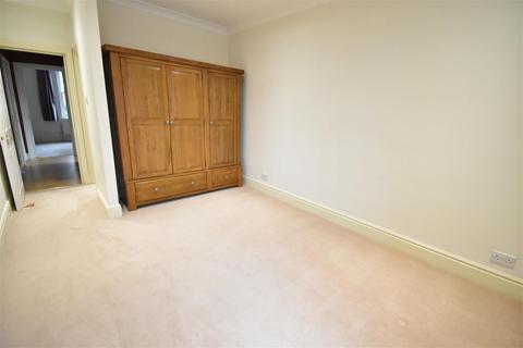 2 bedroom flat to rent, Villiers Road, Kingston Upon Thames