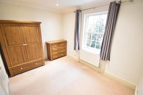 2 bedroom flat to rent, Villiers Road, Kingston Upon Thames