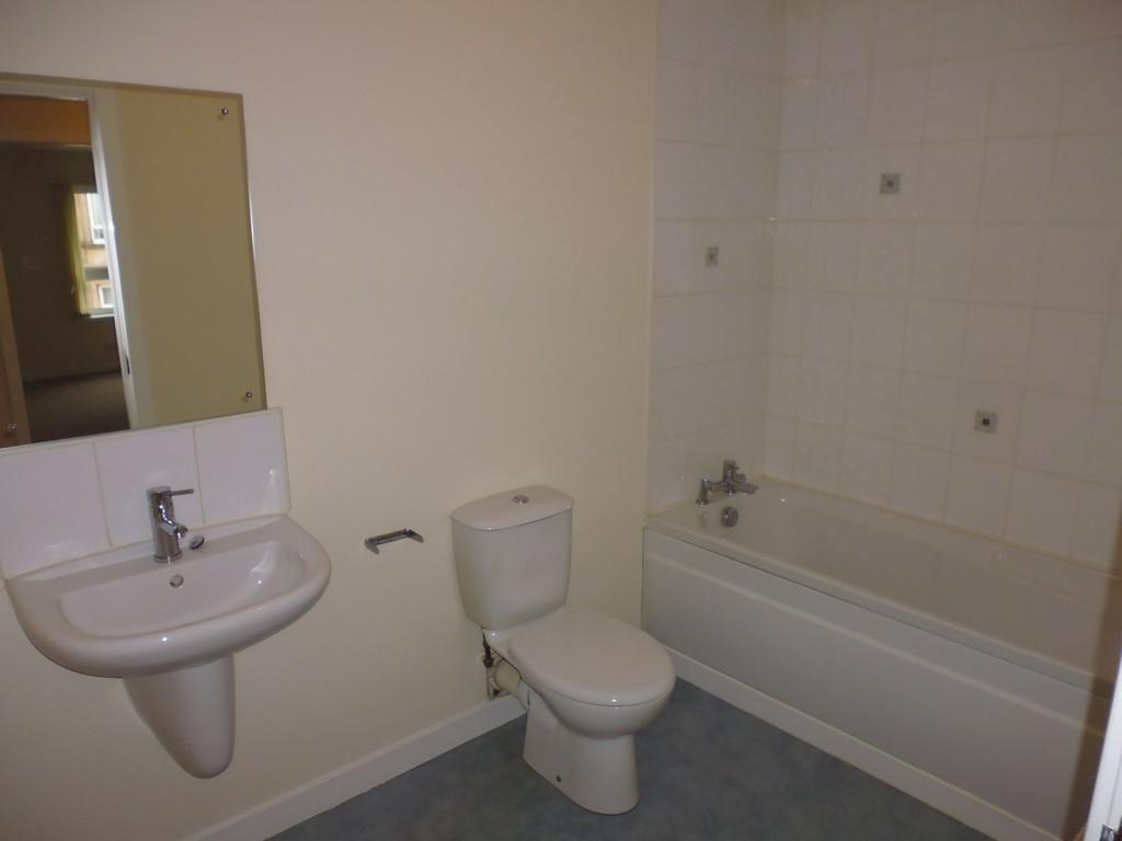 Flat3.2 2 Whitehill Place7