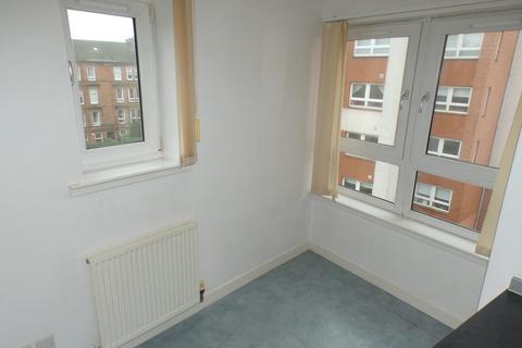 2 bedroom apartment to rent, Whitehill Place, Glasgow G31