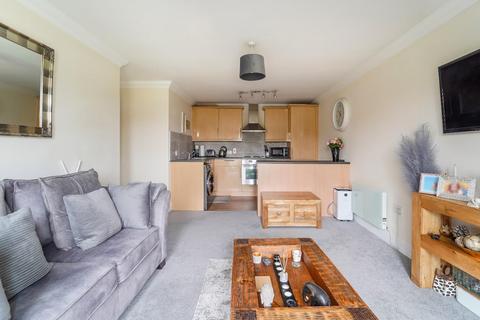 2 bedroom flat for sale, Gainsborough Court, Kingston Road, Stoneleigh