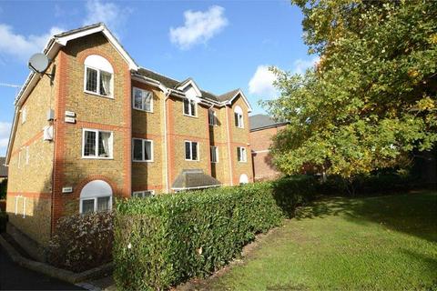 2 bedroom apartment to rent, Brooklands Road, Weybridge KT13