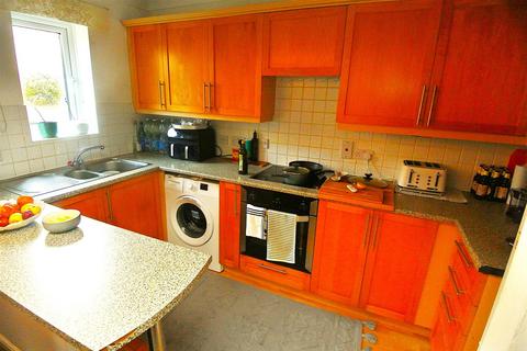 2 bedroom apartment to rent, Brooklands Road, Weybridge KT13