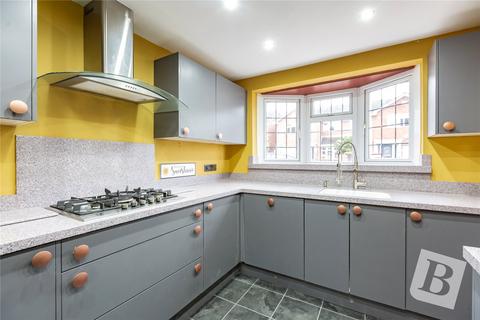 4 bedroom semi-detached house for sale, Ilfracombe Crescent, Hornchurch, RM12