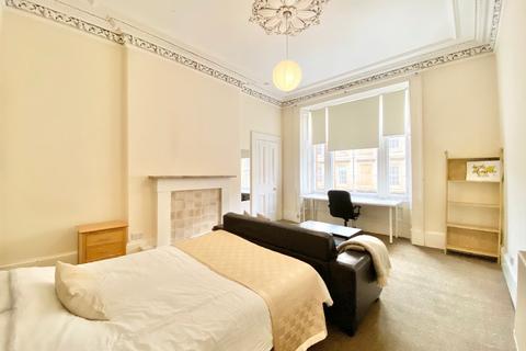 3 bedroom flat to rent, Willowbank Street, Glasgow G3