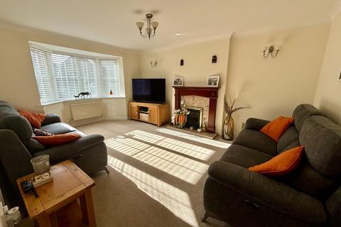 24 Home Close, Grange Park, Northampton, NN4 5BL