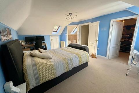 24 Home Close, Grange Park, Northampton, NN4 5BL