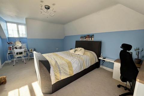 24 Home Close, Grange Park, Northampton, NN4 5BL