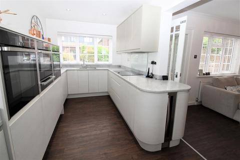 4 bedroom detached house for sale, Bearwood Close, Potters Bar EN6