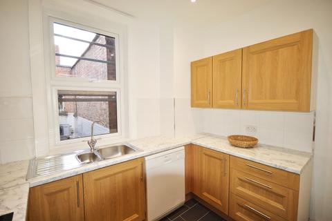 2 bedroom flat to rent, Green Lanes, London, Greater London. N13