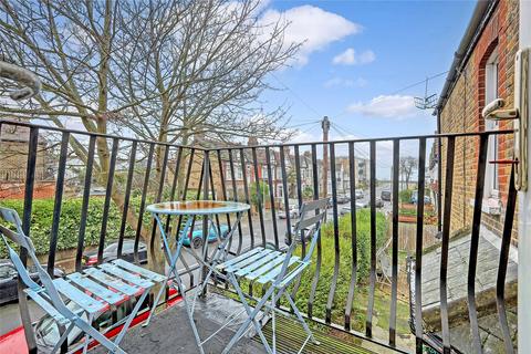 3 bedroom apartment for sale, Shaftesbury Avenue, Southchurch Park Area, Essex, SS1