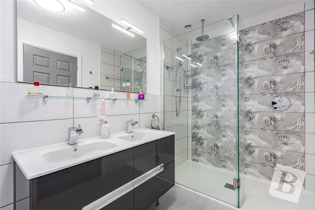 Master En-Suite