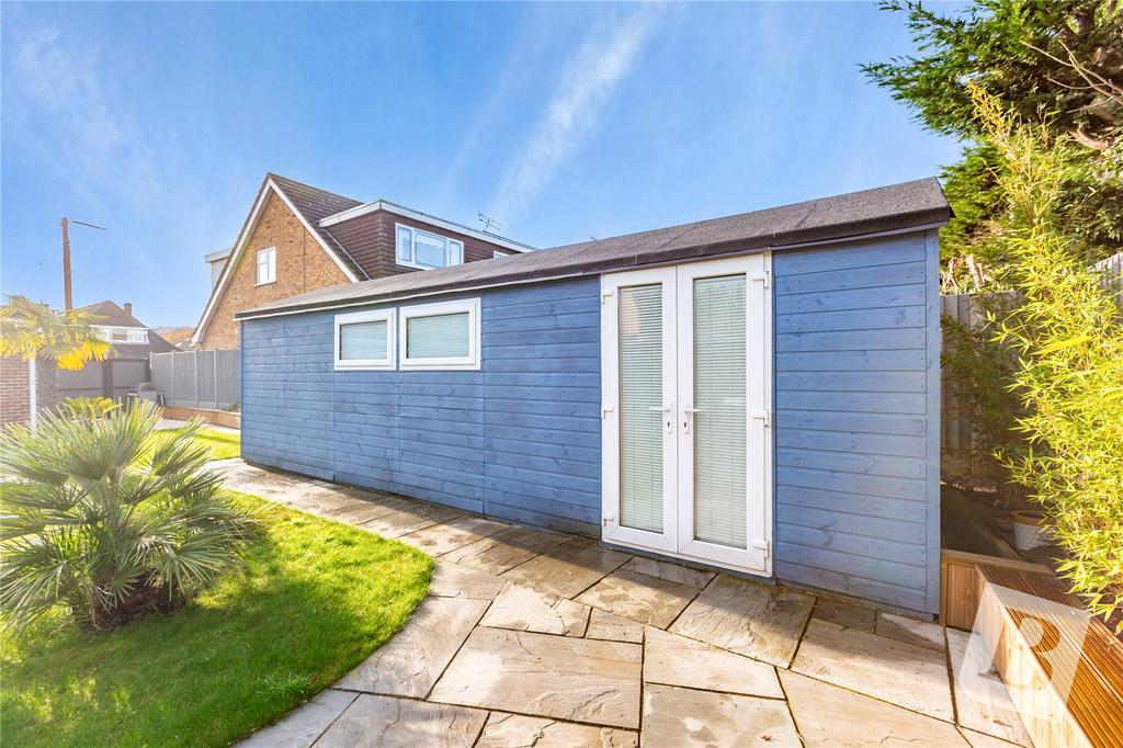 Outbuilding/Gym