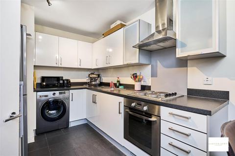 1 bedroom flat to rent, Woods House, Grosvenor Waterside, 7 Gatliff Road, London SW1W