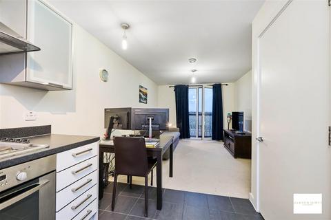 1 bedroom flat to rent, Woods House, Grosvenor Waterside, 7 Gatliff Road, London SW1W