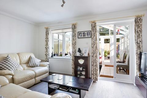 4 Corner Farm Close, Tadworth, KT20 5SJ
