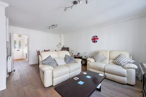4 Corner Farm Close, Tadworth, KT20 5SJ
